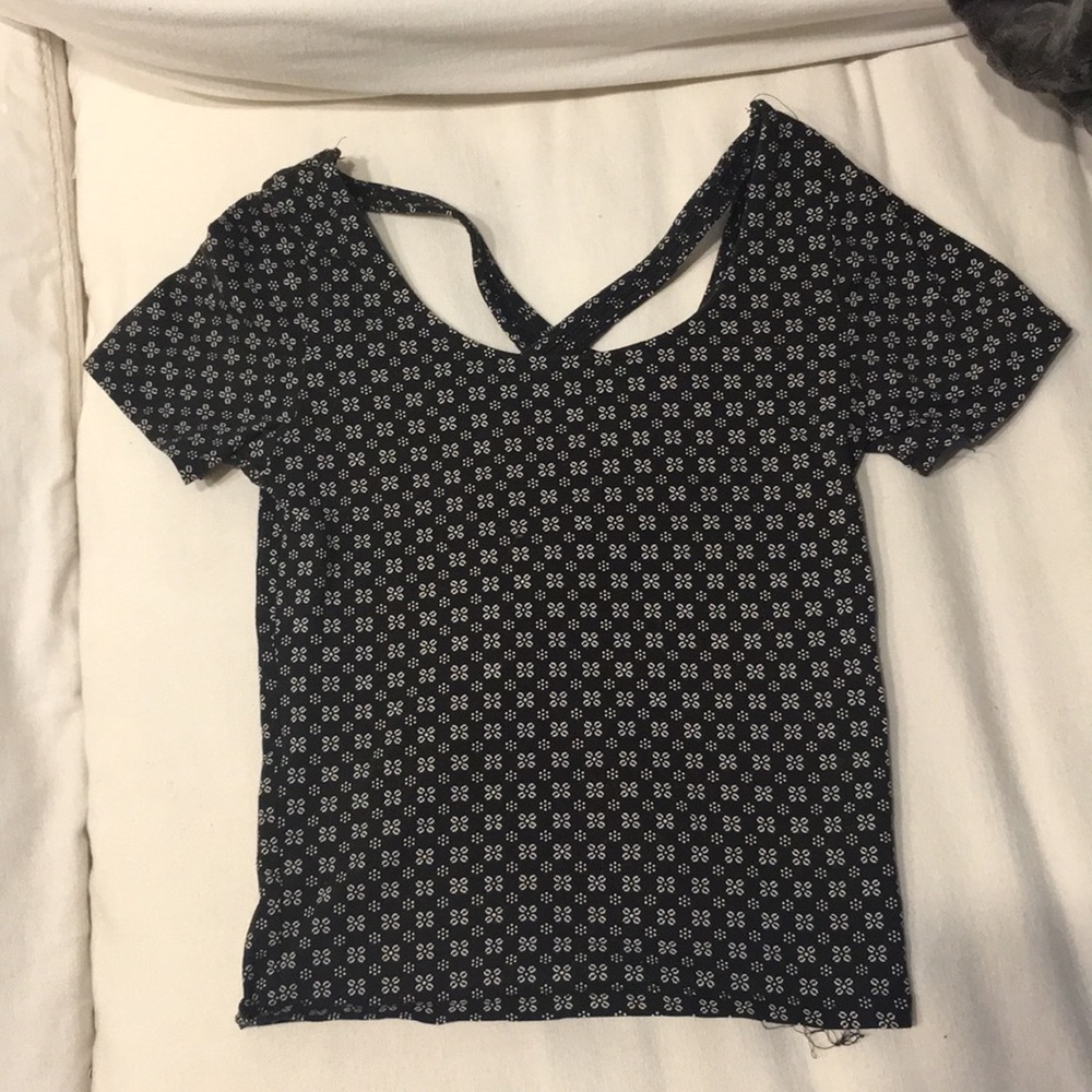 Black and white patterned crop top